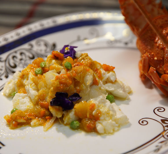 生拆蟹粉龙虾球