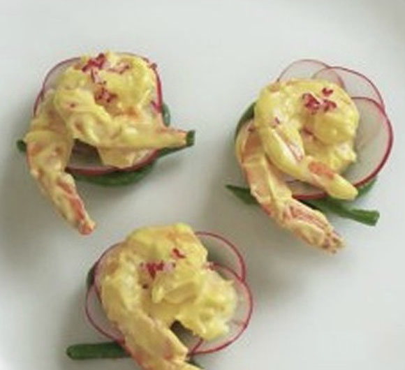 鲜虾沙拉豇豆花