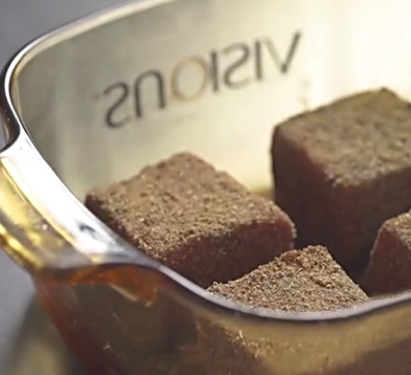 金枪鱼腩配鲟鱼子酱